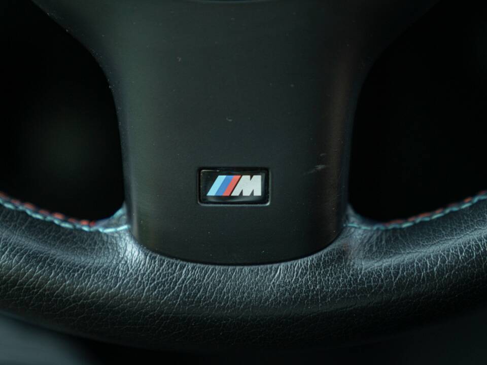 Image 46/50 of BMW M3 (2002)