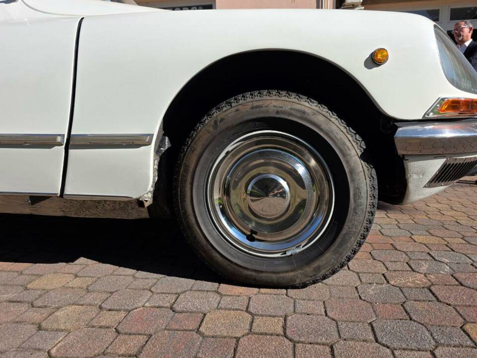 Bild 44/50 von Citroën DS 20 (1971)