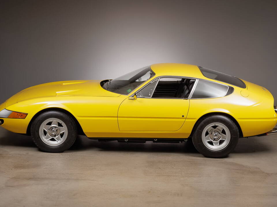 Bild 10/50 von Ferrari 365 GTB&#x2F;4 Daytona (1972)