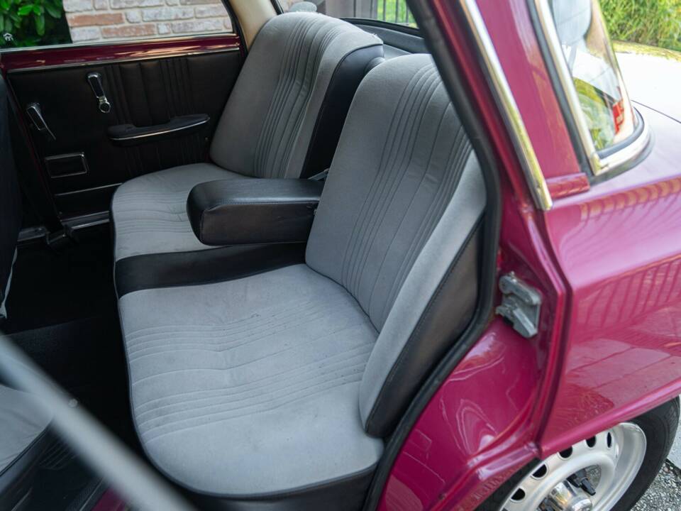 Immagine 28/50 di Alfa Romeo Giulia Nuova Super 1300 (1974)