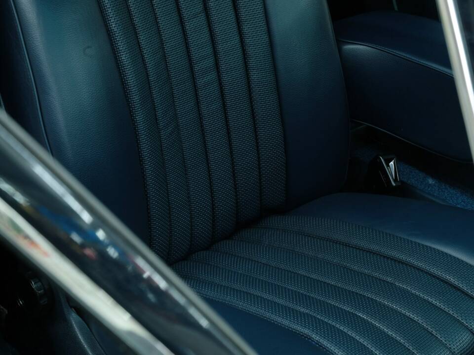 Image 32/50 de Mercedes-Benz 450 SE (1973)