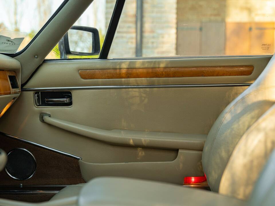 Bild 34/50 von Jaguar XJ-S 3.6 (1988)