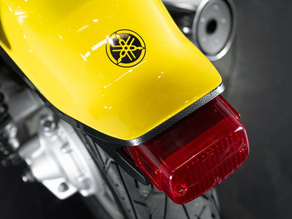 Bild 16/27 von Yamaha DUMMY (1999)