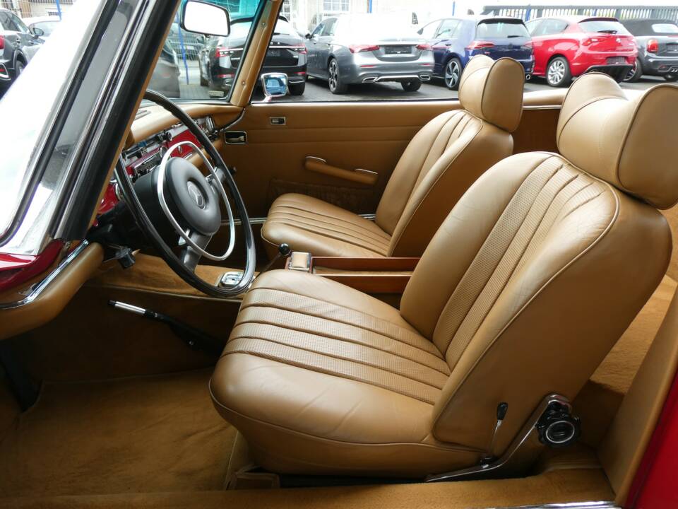 Image 10/27 of Mercedes-Benz 280 SL (1969)