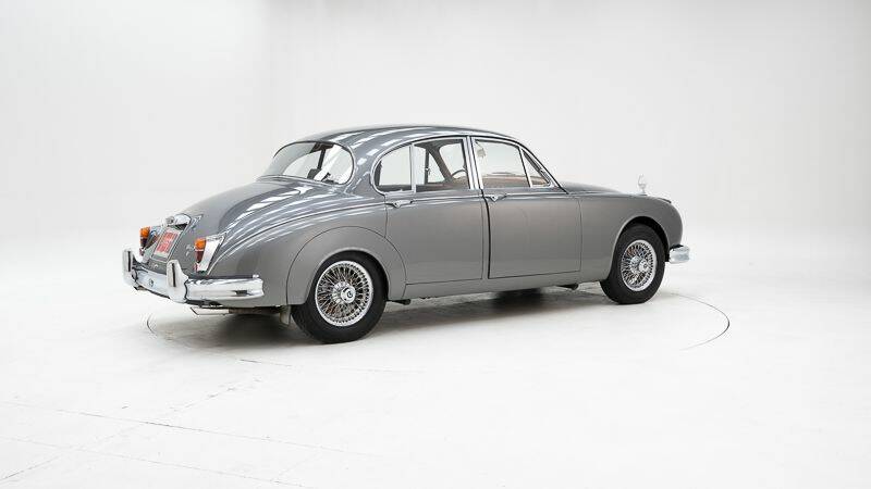 Afbeelding 2/15 van Daimler 2,5 Liter V8 (1965)