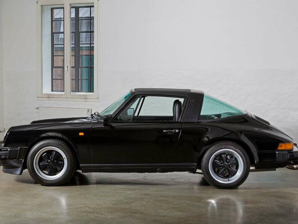 Bild 8/32 von Porsche 911 Carrera 3.2 (1986)