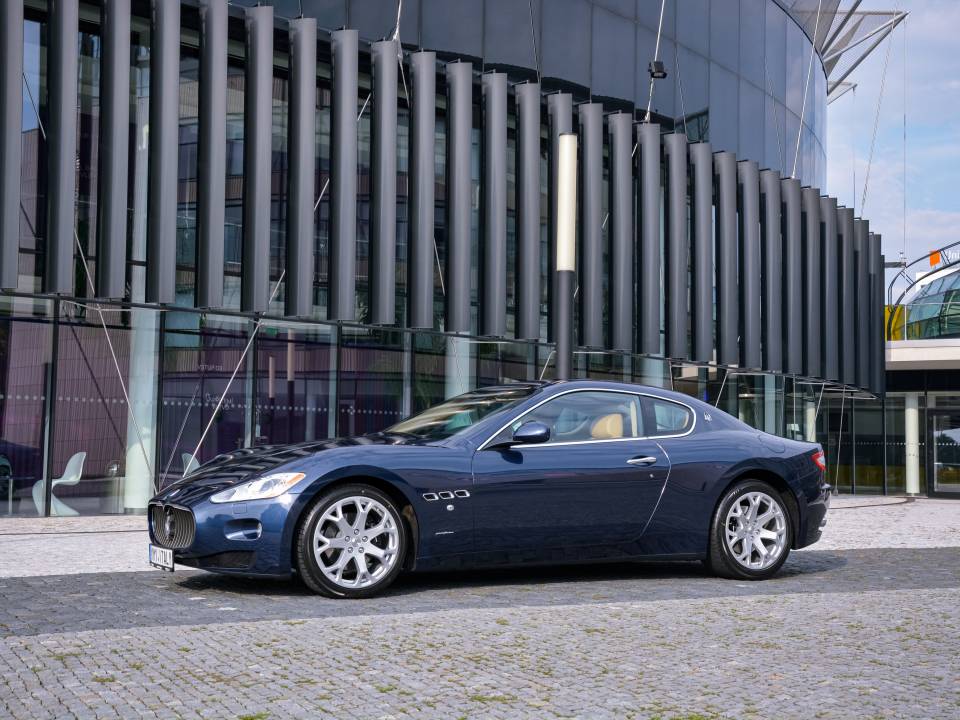 Image 7/22 de Maserati GranTurismo 4.2 (2008)