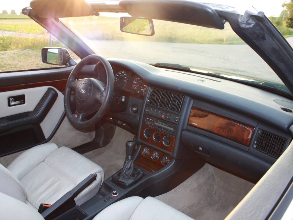 Bild 46/88 von Audi Cabriolet 2.6 (1995)