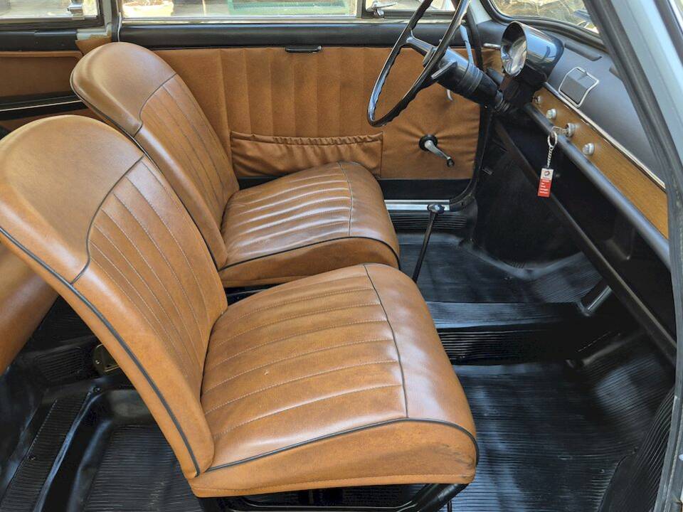 Image 28/43 of Autobianchi Bianchina Panoramica (1969)