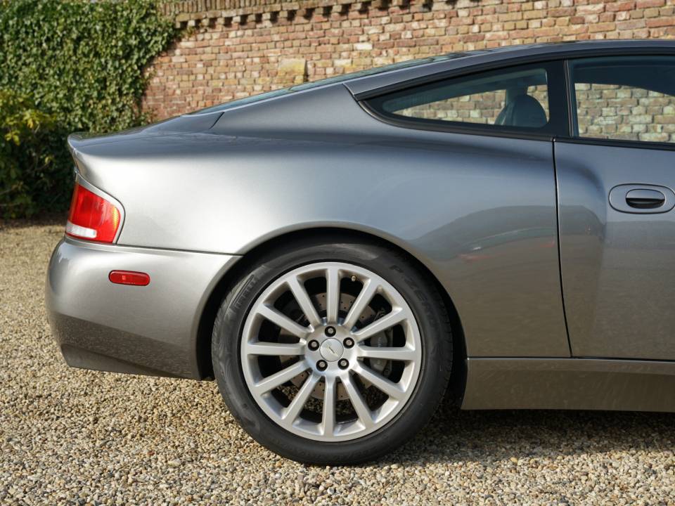 Imagen 23/50 de Aston Martin V12 Vanquish (2003)