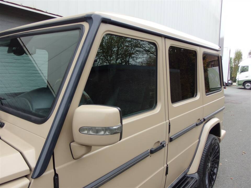 Bild 32/99 von Mercedes-Benz G 500 (lang) (2003)