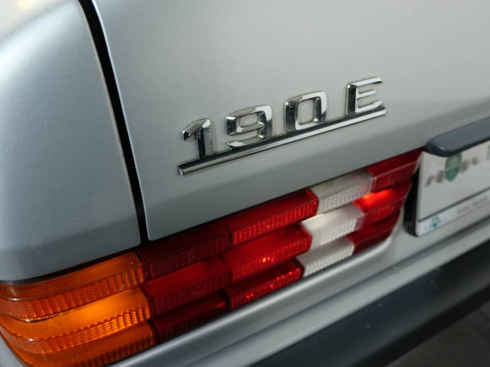 Bild 25/32 von Mercedes-Benz 190 E 1.8 (1991)