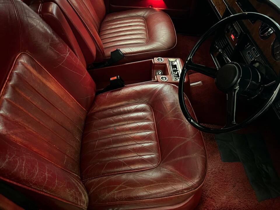 Image 18/18 of Rolls-Royce Silver Spirit (1982)