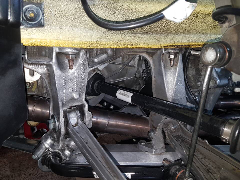 Image 18/30 of Porsche Boxster S (2000)