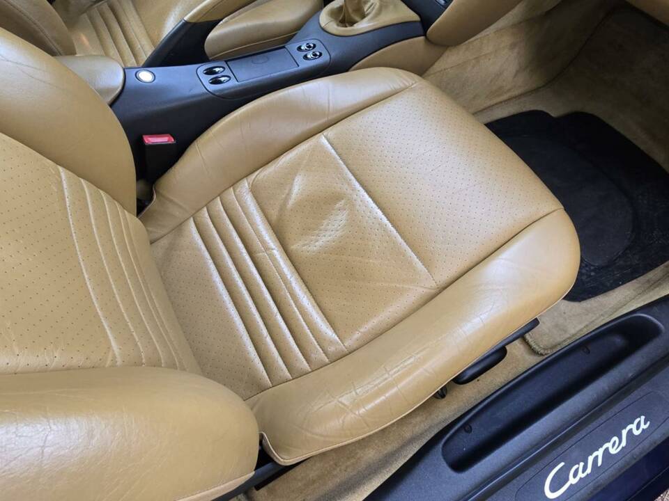 Image 31/43 of Porsche 911 Carrera (1999)