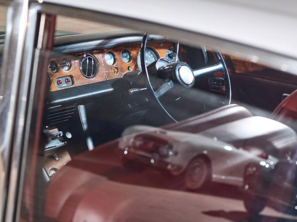Imagen 72/74 de Rolls-Royce Silver Shadow I (1971)