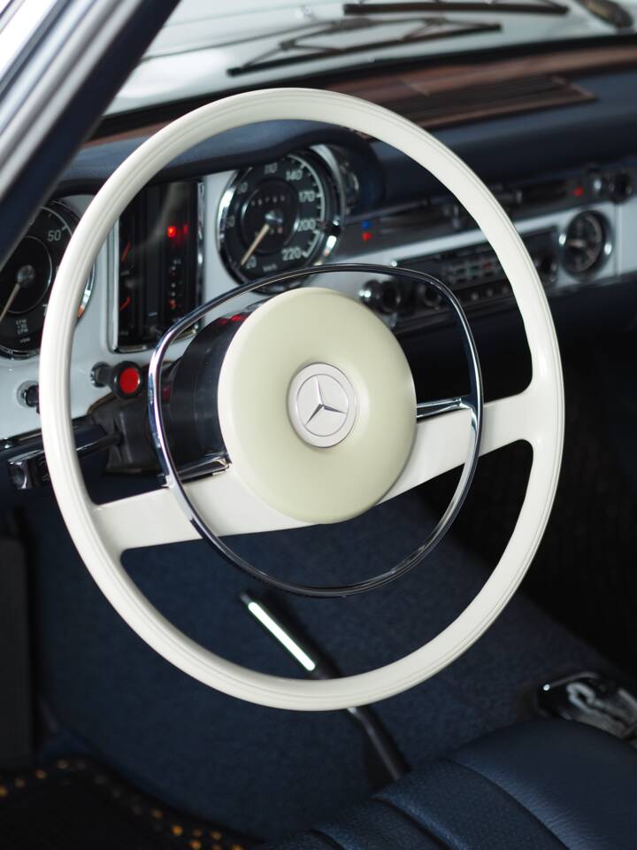 Afbeelding 42/57 van Mercedes-Benz 280 SL (1969)