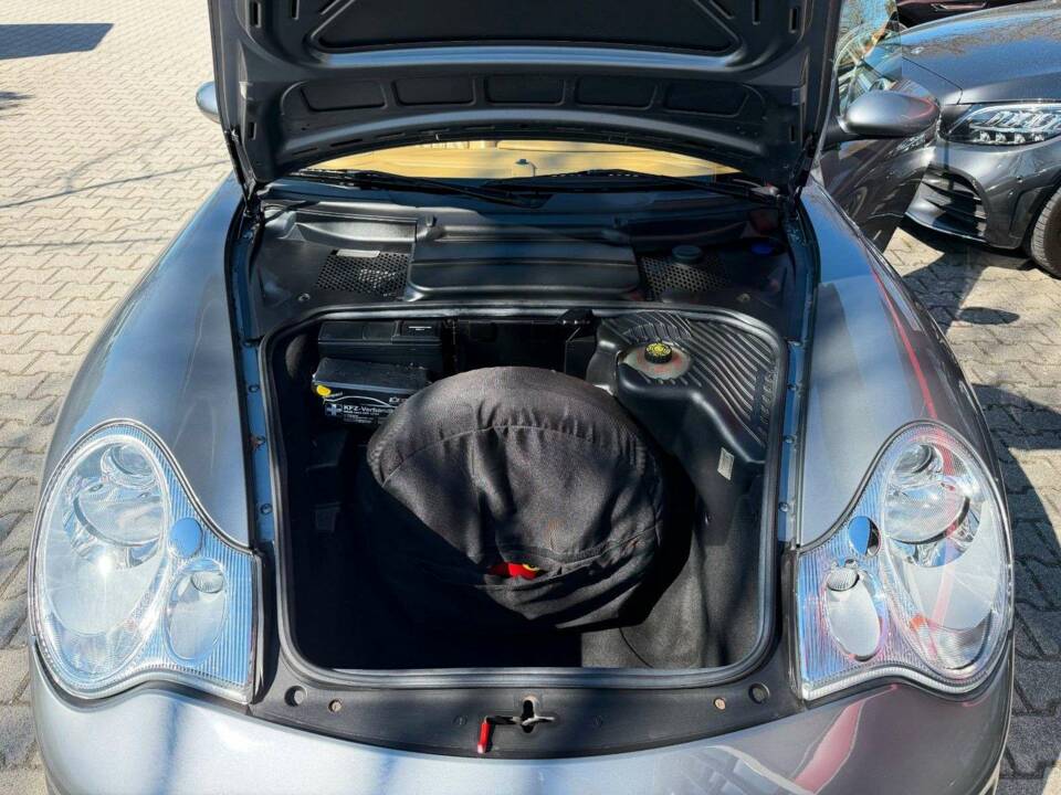 Afbeelding 22/30 van Porsche 911 Carrera (2003)