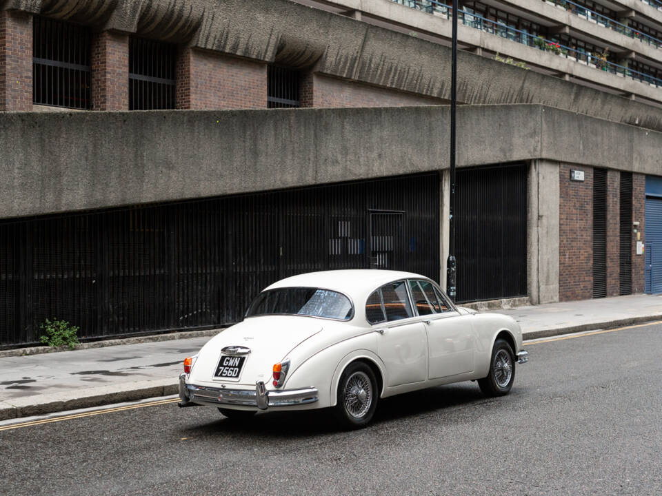 Image 12/43 de Jaguar Mk II 3.4 (1966)