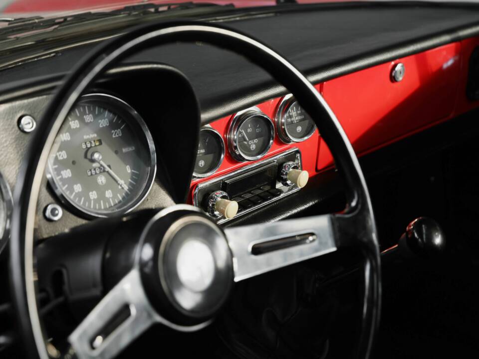 Immagine 20/47 di Alfa Romeo 1300 Spider Junior (1969)
