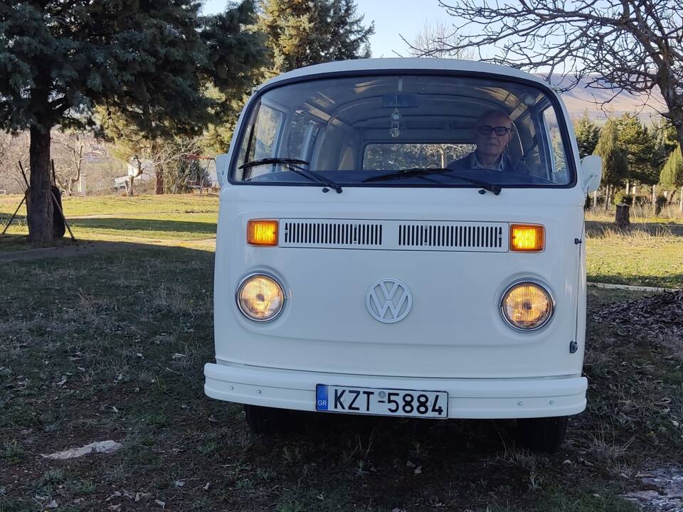 Bild 92/98 von Volkswagen T2b Kastenwagen (1979)