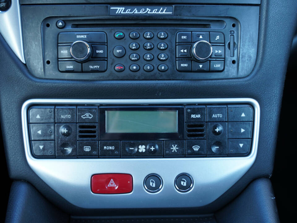 Bild 39/50 von Maserati GranTurismo S (2010)