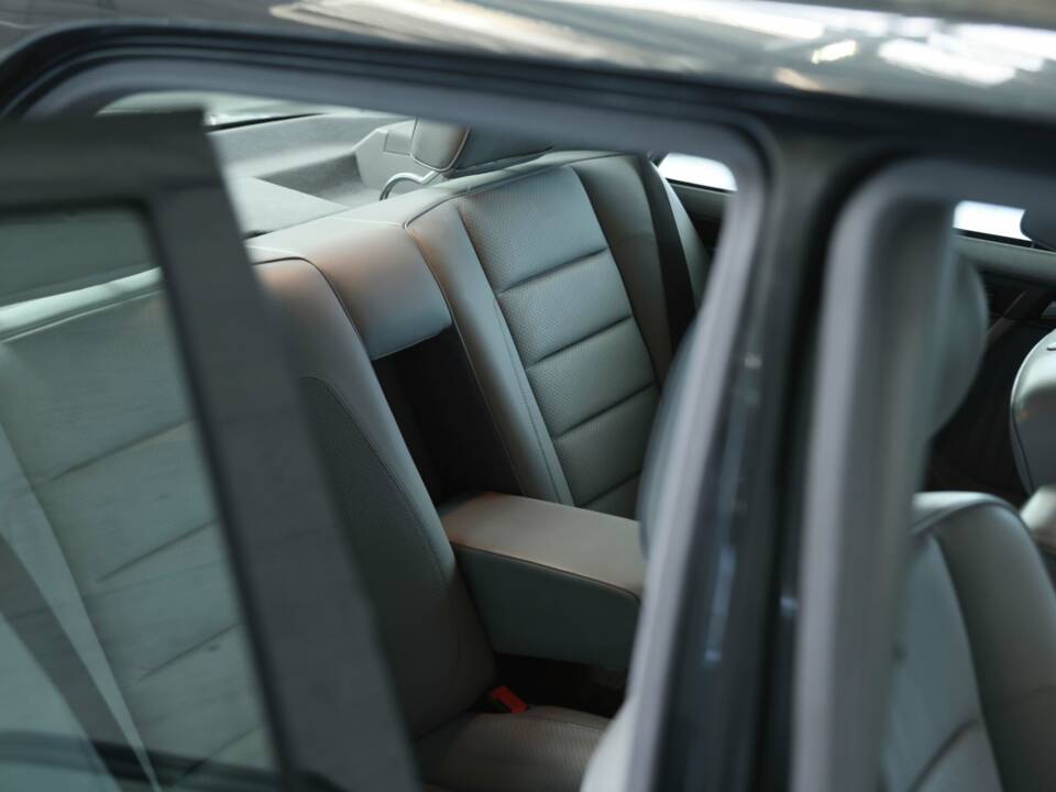 Bild 27/50 von Mercedes-Benz 500 E (1993)