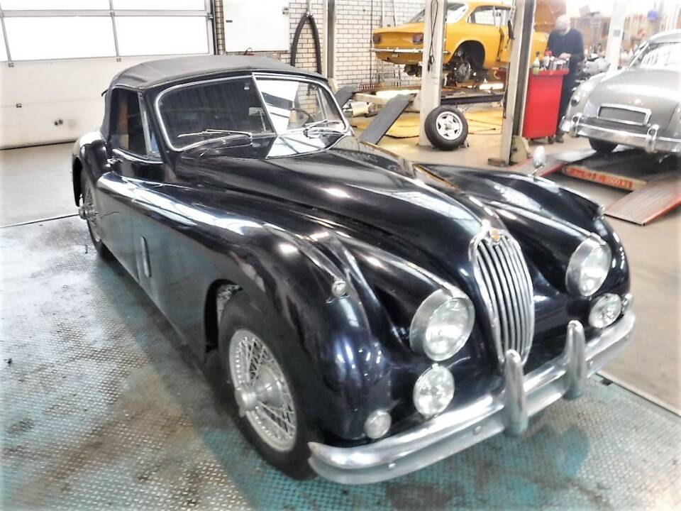 Bild 4/50 von Jaguar XK 140 DHC (1957)