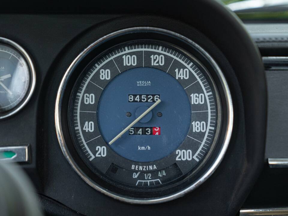 Image 41/50 of Alfa Romeo Giulia Nuova Super 1300 (1974)