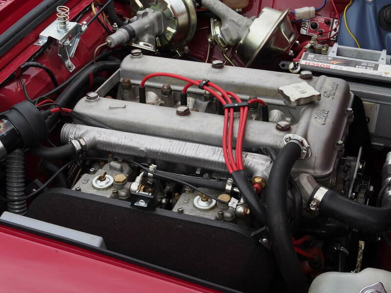 Image 22/49 of Alfa Romeo Giulia 1600 GT Junior (1976)