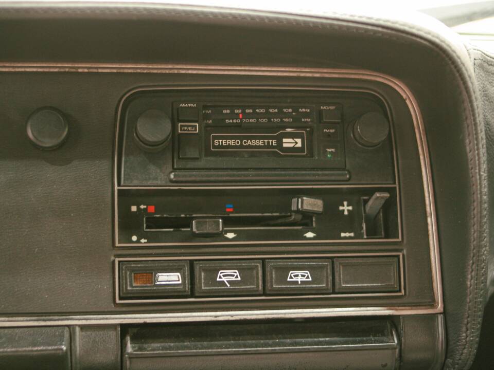 Image 23/34 of Ford Capri 2,8i (1981)