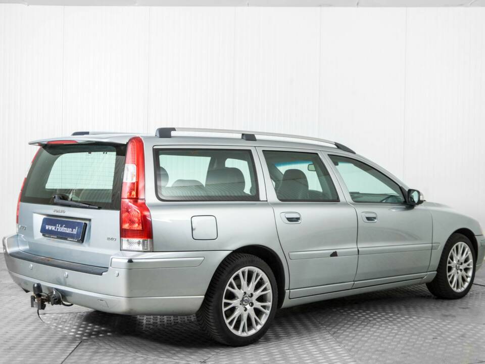 Image 2/36 of Volvo V70 D5 (2008)