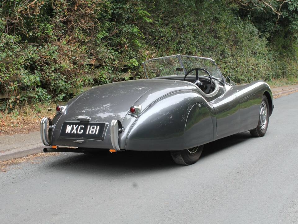 Image 6/15 of Jaguar XK 120 OTS (1950)