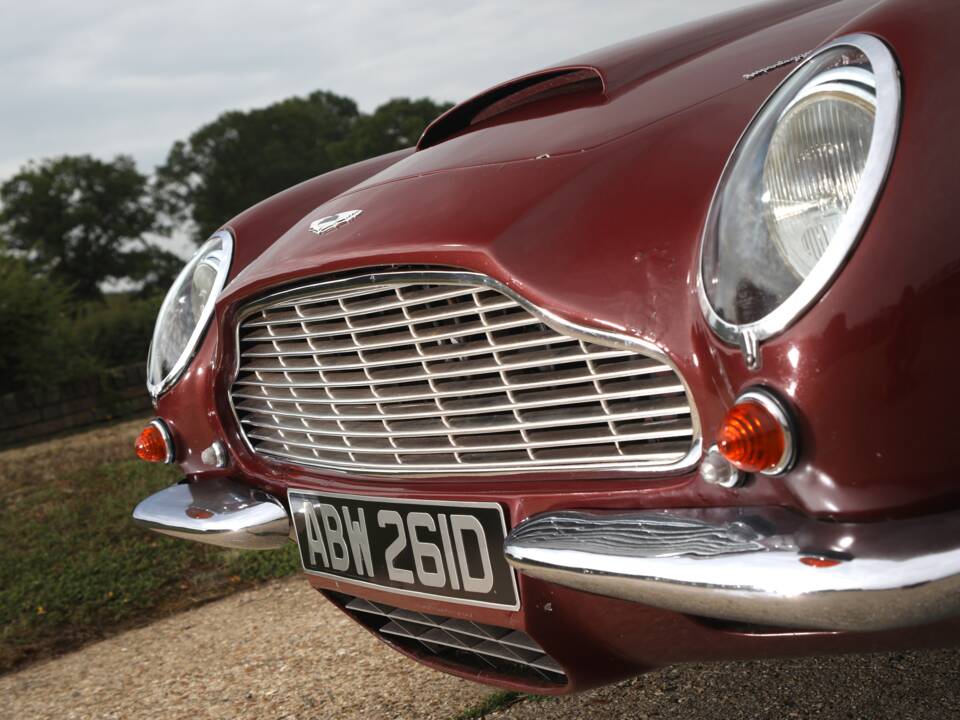 Image 20/23 of Aston Martin DB 6 (1966)