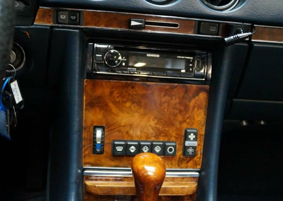 Image 14/41 of Mercedes-Benz 500 SL (1986)