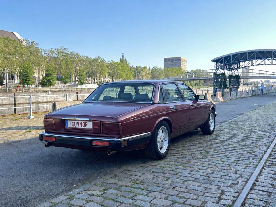 Bild 23/29 von Jaguar XJ 40 3.2 (1994)