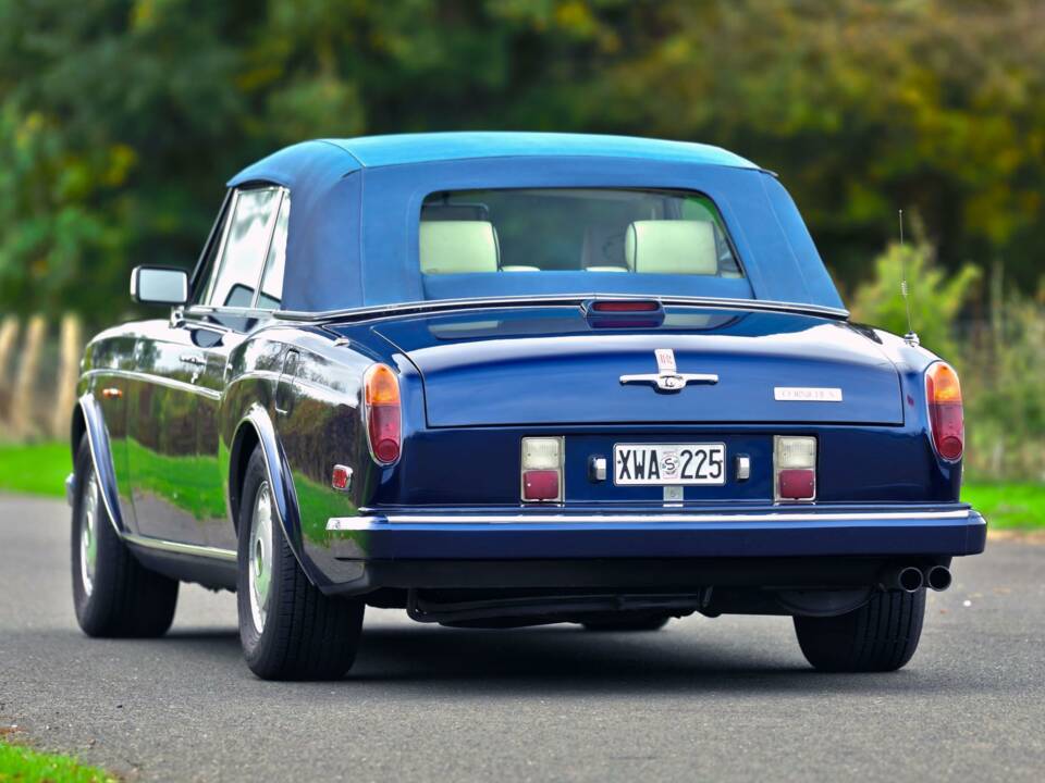 Image 21/50 of Rolls-Royce Corniche S (1995)