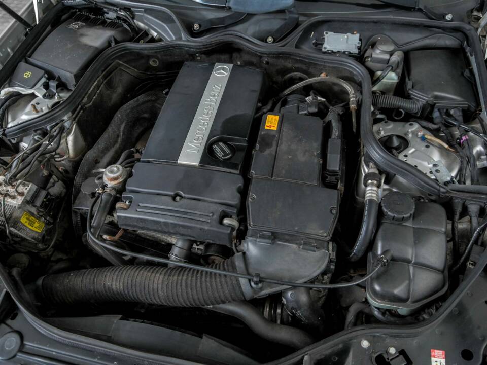 Bild 44/50 von Mercedes-Benz E 200 Kompressor T (2003)