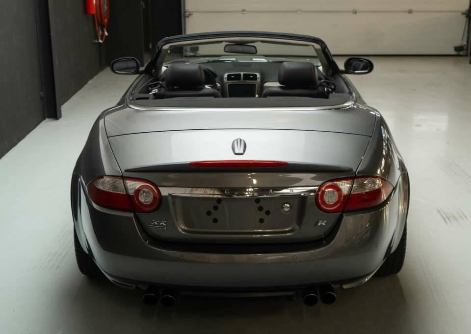 Image 22/46 of Jaguar XKR (2008)