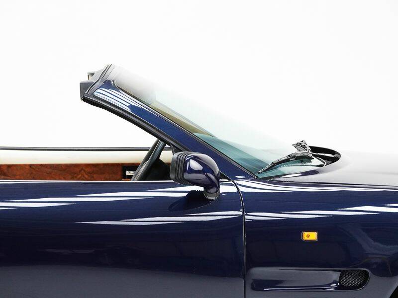 Image 13/15 of Aston Martin Virage Volante (1994)