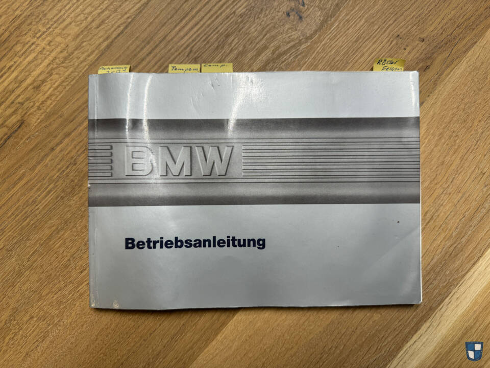 Image 58/81 de BMW 325i (1987)