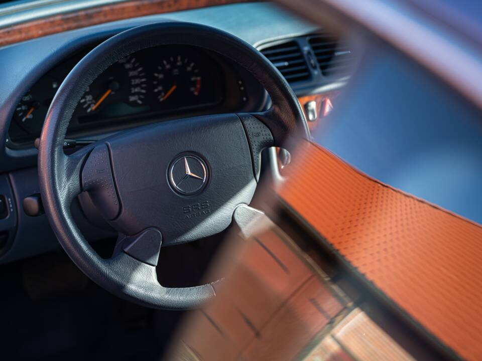 Bild 30/58 von Mercedes-Benz CLK 320 (1999)