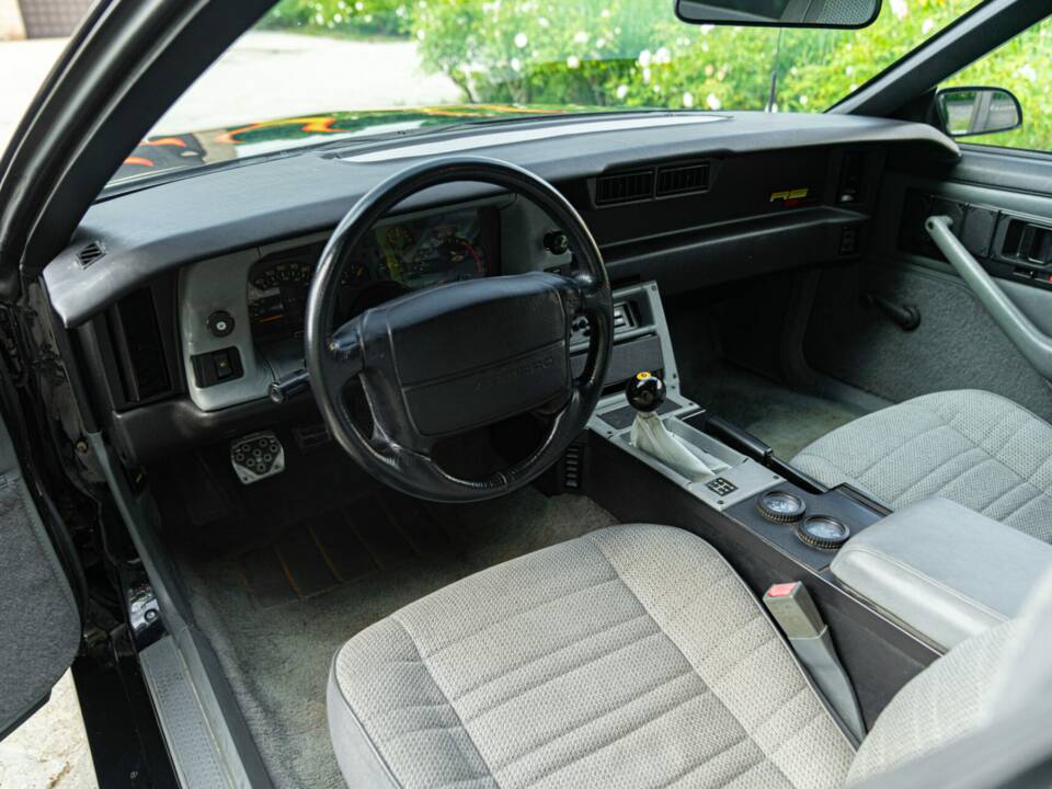Bild 34/50 von Chevrolet Camaro Z28 (1992)