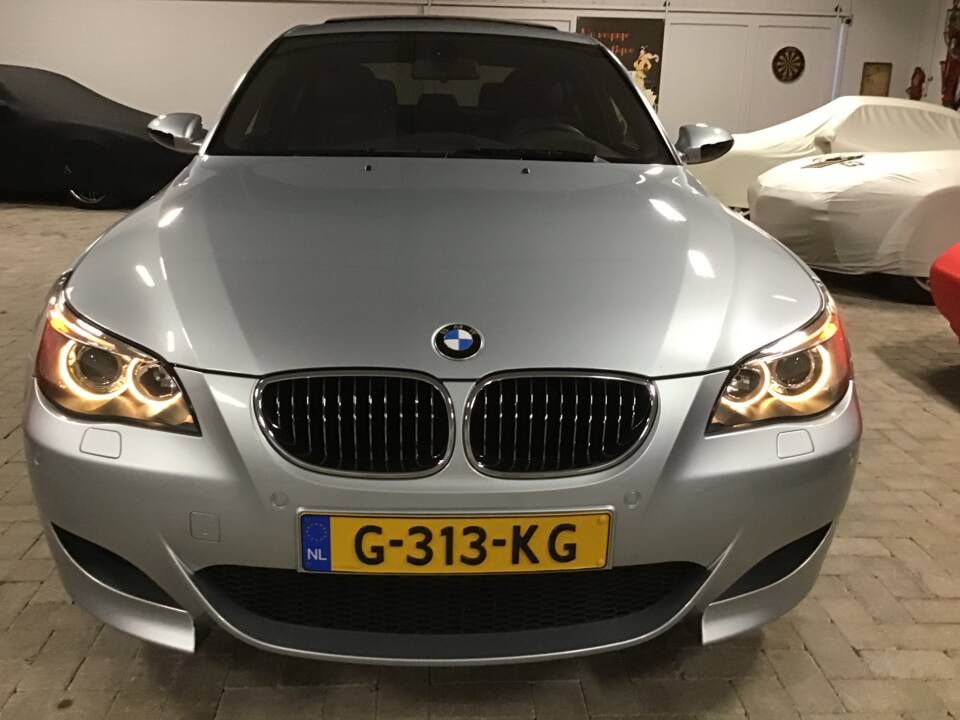 Imagen 13/25 de BMW M5 (2005)