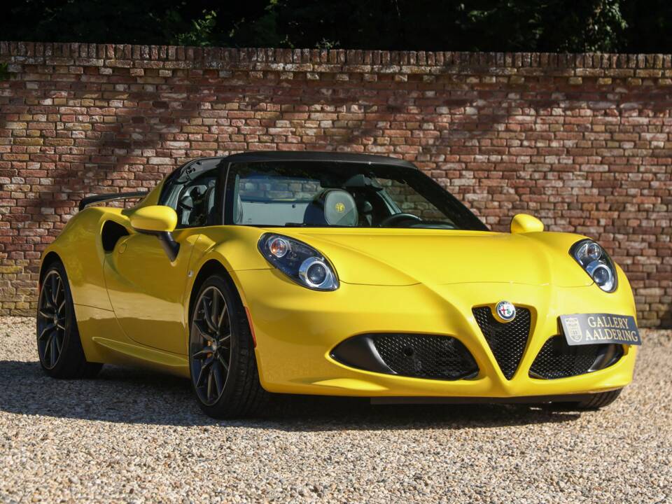 Image 21/50 of Alfa Romeo 4C Spider (2018)