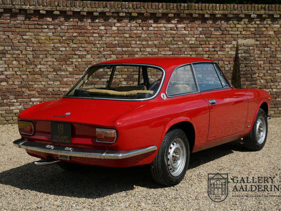 Imagen 48/50 de Alfa Romeo Giulia GT 1300 Junior (1975)