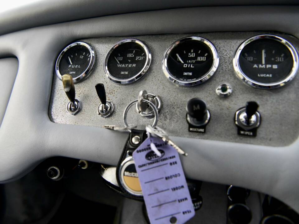 Bild 48/50 von Daimler SP 250 (1963)