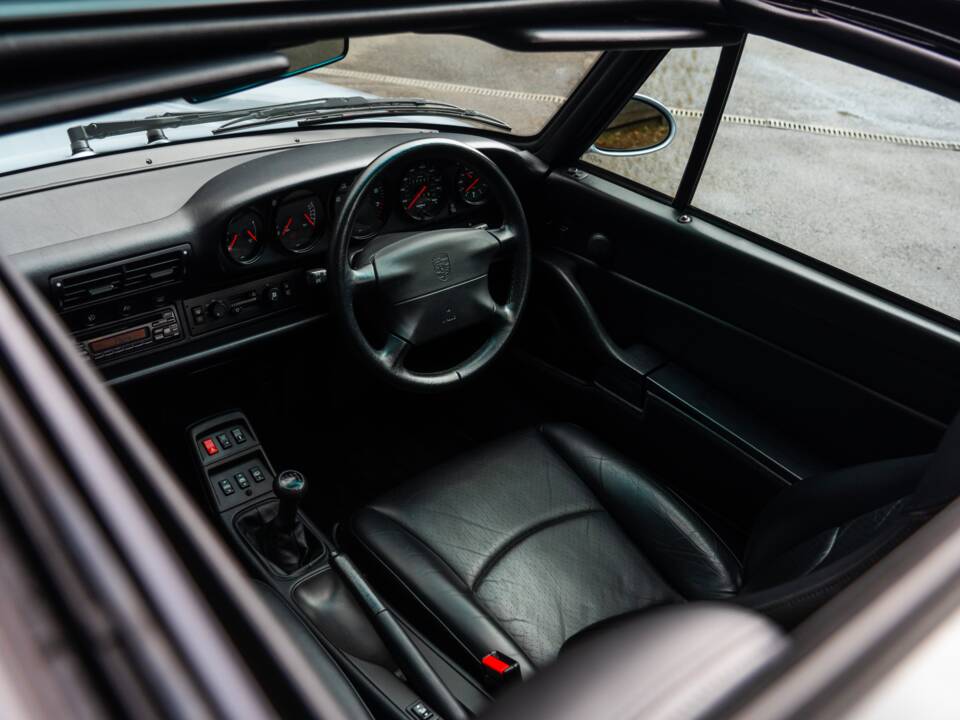 Image 25/60 of Porsche 911 Targa (1996)