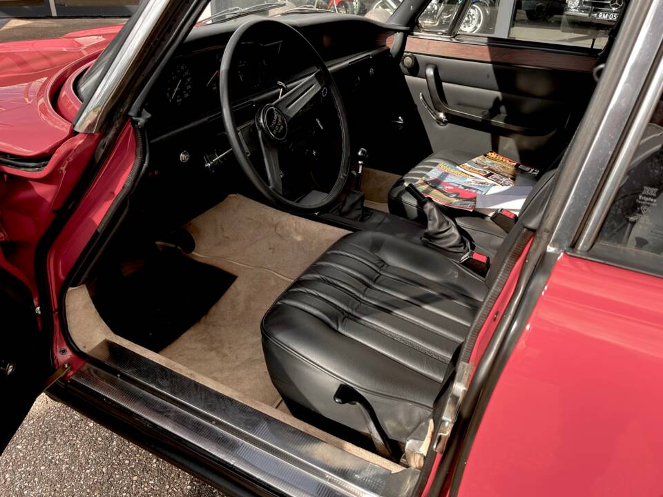 Image 18/53 de Rover 3500 S (1975)
