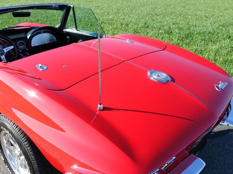 Image 12/43 of Chevrolet Corvette Sting Ray Convertible (1964)